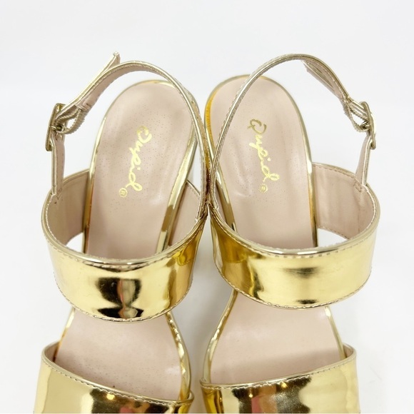 QUPID GOLD METALLIC SEXY PARTY VEGAS PLATFORM SANDALS SZ 5.5 - Picture 3 of 6